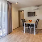 Tatil Evi Mobile Superior-9 By Interhome Pula